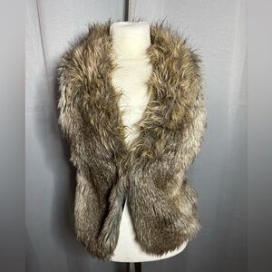 EXPRESS Faux Fur Lined Beautiful Shades Of Brown‎ Vest Size Small with pockets